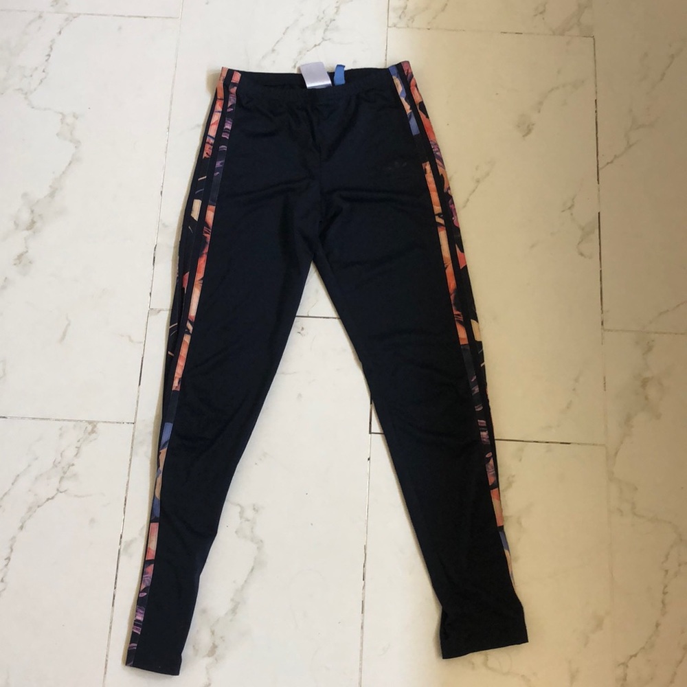 Adidas youth leggings size M